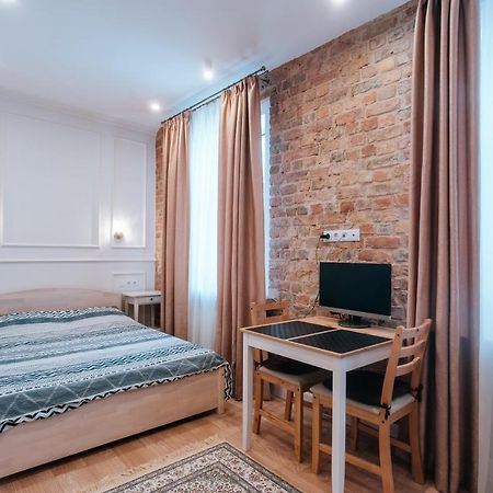Stylish Latvian-Style Studio Apartment Near City Center, Parks, Cafes & Public Transit Riga Kültér fotó