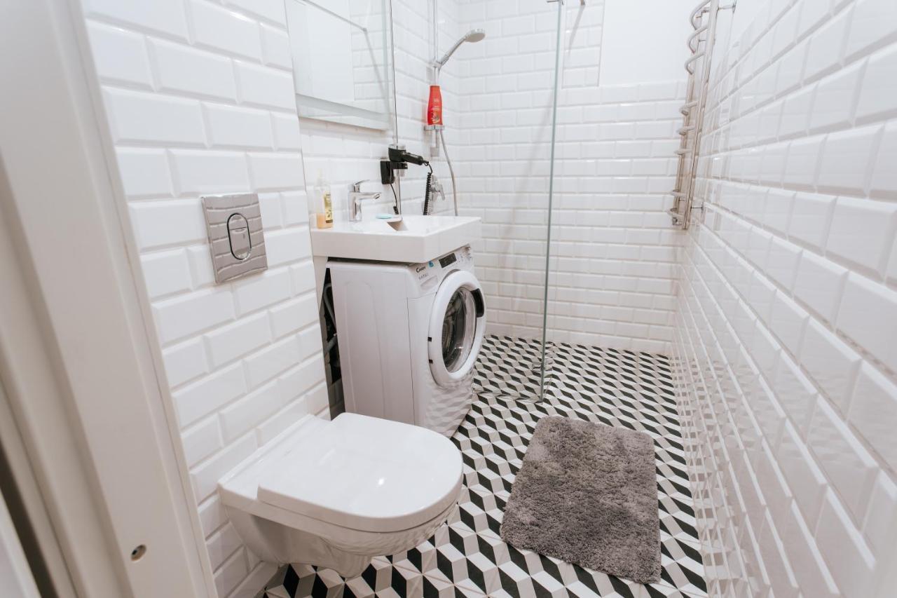 Stylish Latvian-Style Studio Apartment Near City Center, Parks, Cafes & Public Transit Riga Kültér fotó