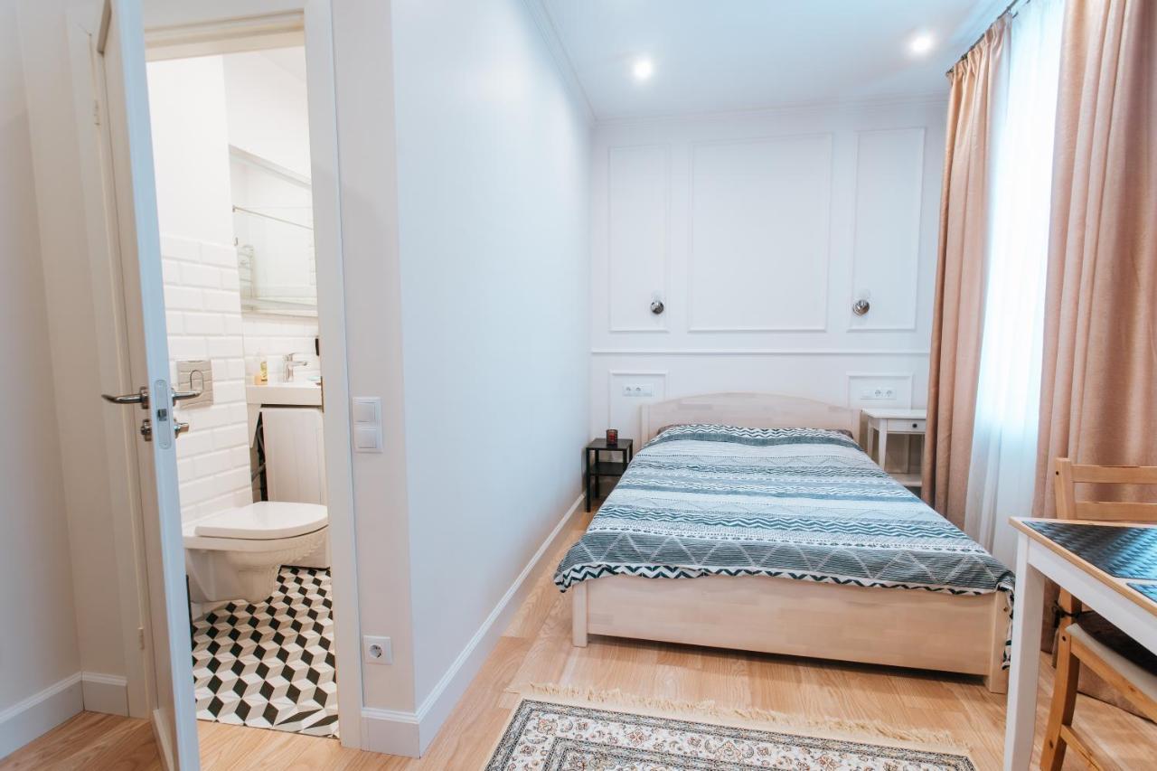 Stylish Latvian-Style Studio Apartment Near City Center, Parks, Cafes & Public Transit Riga Kültér fotó